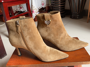 迪妮莎女高跟鞋