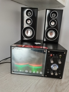 迈科多媒体音响,可以插话筒,可以插优盘,可以插耳机插口,送一