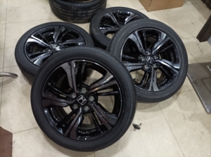 十代思域原厂拆车17寸熏黑轮毂带胎一套9成新,三千几公里拆下