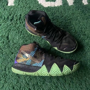 欧文4曼巴精神43码 无原盒 二手篮球鞋569