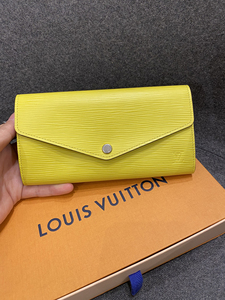 lv epi水波纹柠檬黄长款钱包