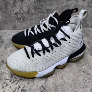 詹姆斯nike42码lebron16正品8成新黑白鸳鸯球鞋