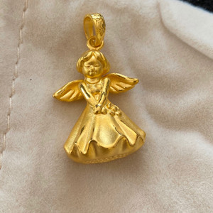 老凤祥天使宝宝黄金吊坠