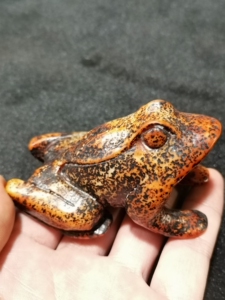 古玩老玉包老保真高古玉青蛙摆件,蚂蚁皮,,.手把件,,皮壳自