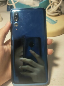 华为p20pro 6 256g内存 手机外观