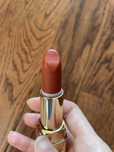 偏红棕色口红