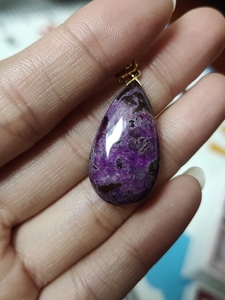 舒俱来玫红带皮杂,退坑,18k金扣,有钢印,带国检证书,长度