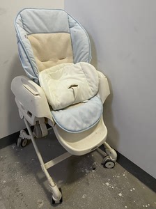 combi康贝宝宝餐椅,可放平当作摇椅,餐板可拆卸,7成新