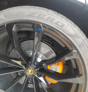 兰博基尼urus原装拆车轮胎,倍耐力pz4型号.适用于奥迪s