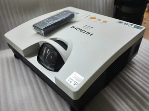 二手日立q51短焦投影仪 家用办公培训民宿进口投影机