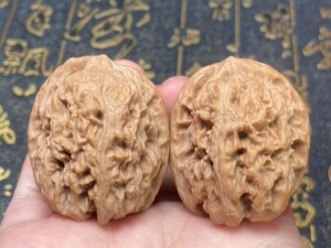 文玩核桃西北将军膀核桃编号c017 尺寸:边35 肚39_阿里巴巴找货神器