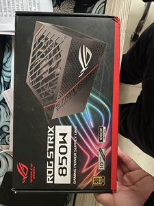 华硕 rog 雷鹰850w 金牌电源,拆机自用,因换雷神12