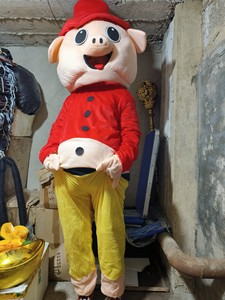 欢乐猪人偶服装生肖猪行走卡通cos头套道具网红麦兜玩偶服红色
