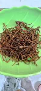 景迈山螃蟹脚，古茶树上的寄生植物，可以和熟茶，生茶冲泡，口感