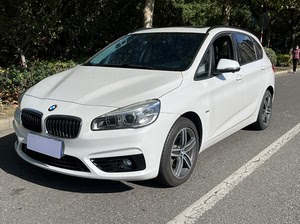 18年宝马218i旅行车,运动设计套装,倒车影像,360全景