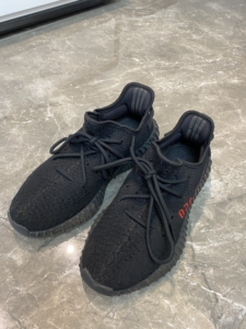 2020款yeezy boost 350 v2 红黑字
