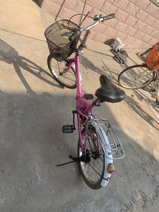 七彩马折叠自行车一辆，20寸，一切原版，成色可新，骑行特别轻
