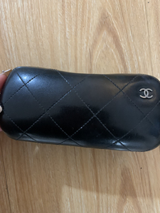 香奈儿眼镜,原装盒子,已评估,广州香奈儿店购买,仅剩盒子和眼