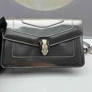 宝格丽蛇头包银色