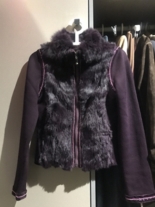 贝尔尼尼皮草小外套，皮草与针织的完美拼接，非常高贵的酒红紫色
