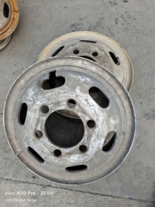 825r20钢圈