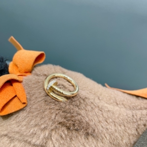 000人付款淘宝卡地亚leve永恒经典螺丝戒指 au750 玫瑰金 窄版 9翟