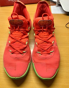 安德玛 库里6 curry 6 西瓜红 轻便中帮篮球鞋 4