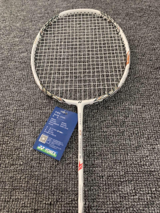 【全新转让】全新yonex尤尼克斯羽毛球拍vtzf2白色二姐