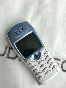 索爱t68ie手机,单机一部,废电池没有充电器,屏幕没有裂