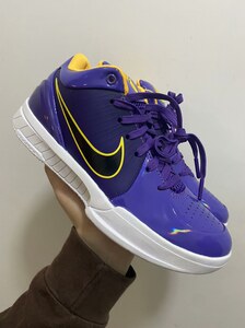 科比4代湖人紫金配色,个人闲置!43尺码,裸鞋没有原盒!支持