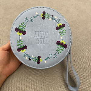 安娜苏 anna sui天蓝色圆饼包,全新未使用,可当化妆包