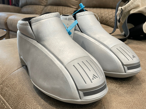 全新元年科比大面包篮球鞋kobe two阿迪达斯42码,元年