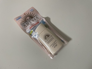 安耐晒安沙热粉金瓶防晒乳60ml,敏感肌适用 保质期到20