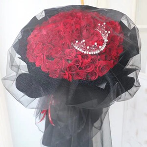 贵阳鲜花同城速递,99朵红玫瑰黑沙包装