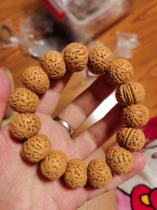 矮桩桃核手串苹果园