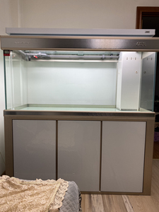 彩蝶鱼缸c款1.5米x660带原厂灯架,18年的缸,老鱼匠水