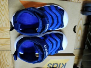 安踏儿童凉鞋男女宝宝沙滩鞋夏天透气 蓝色