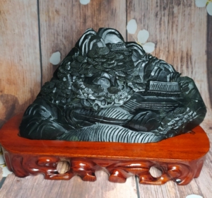 泰山玉玉山子摆件