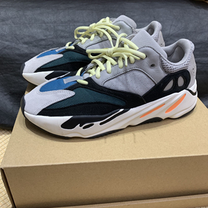 2021年椰子yeezy700初代首发黑灰44码正品无原盒