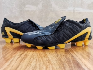 皮耶罗 落场足球鞋