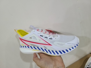 特步致轻四代男跑步鞋夏季运动鞋透气超轻减震鞋网面透气国潮