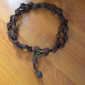 2014文玩野生异形精品东北秋子核桃串尺寸1～1.5没米了换