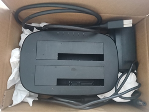 绿联移动硬盘底座,双盘位,原装附带type-c线,搭送a口线