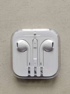 apple/苹果有线耳机/采用 3.5 毫米耳机插头的ear