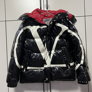 蒙口联名华伦天奴羽绒服s码 全新 20年初购买的 购入2k左