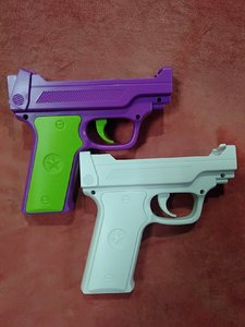 Wii手柄运动手枪Wii左右手柄配件(紫绿，纯白色)任选产品