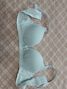 闲置 全新内衣 伊之美 a80(36)无钢圈 聚拢薄文胸