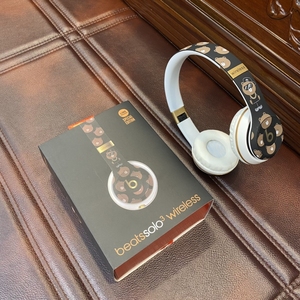 990人付款淘宝beats solo3布朗熊限量版tb6724952731196.