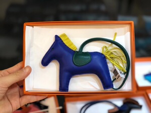 9新】hermes爱马仕小马挂件中号蓝黄绿三拼色小马 包包挂件