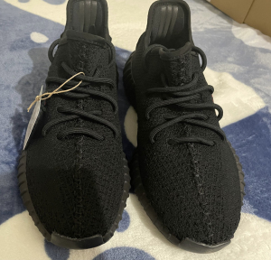 yeezy350黑红字 全新椰子350黑红字 42码全新无瑕